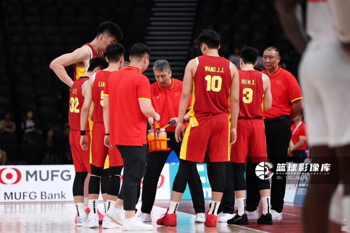 媒体人:男篮少则8个月多则全年无休 不取舍巅峰状态撑不了几年 媒体人:男篮少则8个月多则全年无休 不取舍巅峰状态撑不了几年