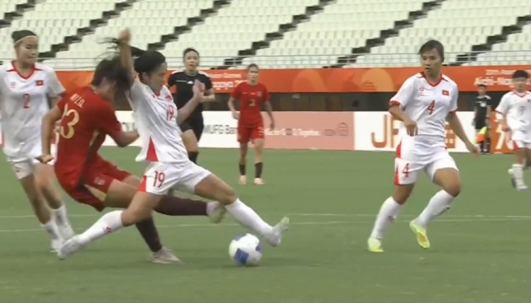艰难晋级!中国女足加时1-0越南 王霜109分钟制胜 半决赛将战朝鲜 艰难晋级!中国女足加时1-0越南 王霜109分钟制胜 半决赛将战朝鲜