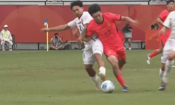 半场-U23国足1-0泰国 彭啸造乌龙毛伟杰大单刀失良机